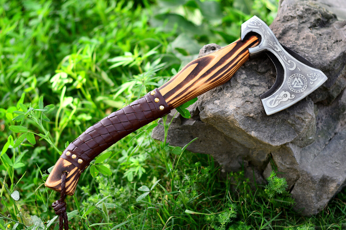 Nordic Cleaver Axe - Image 1